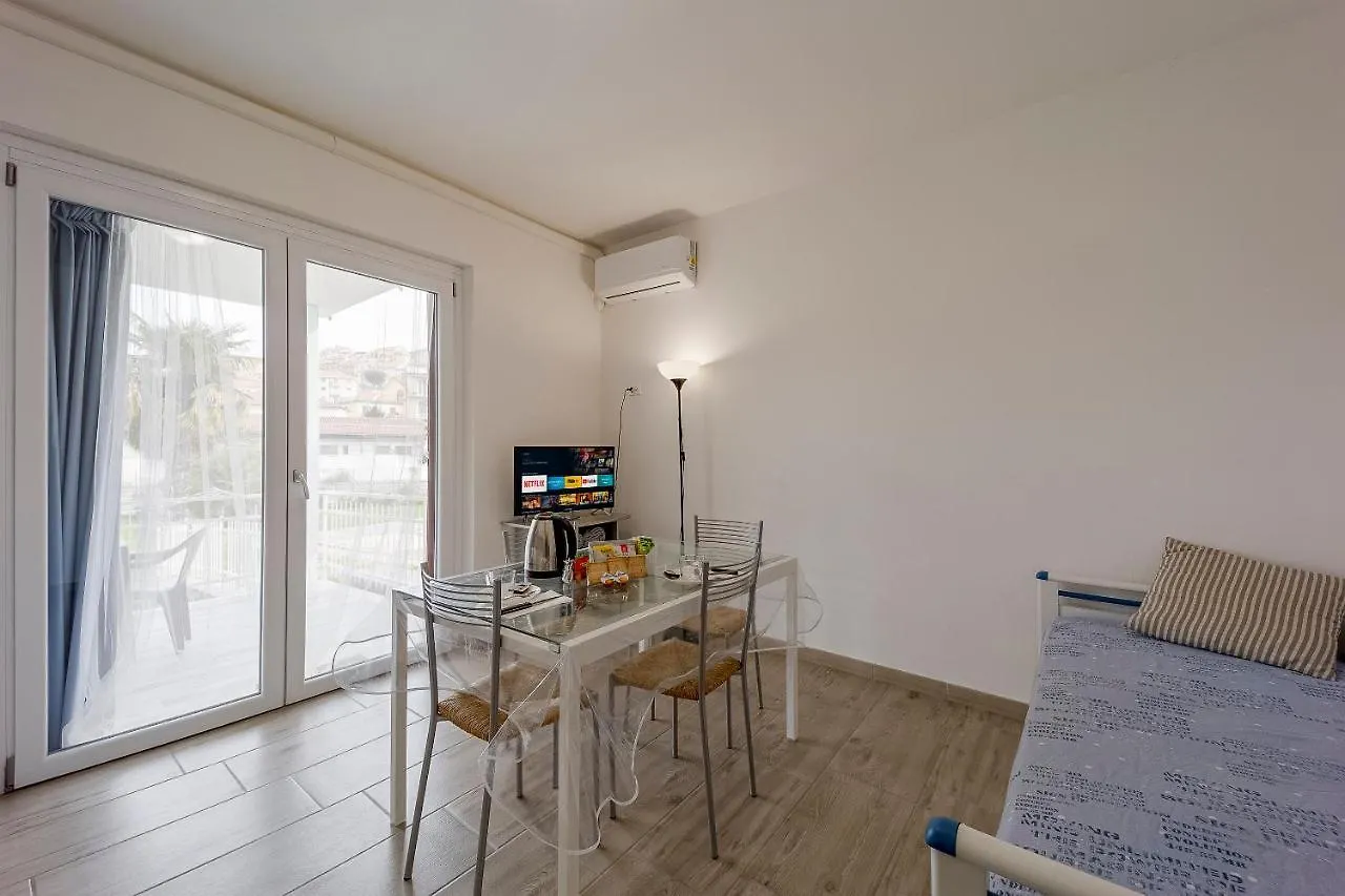 Il Gattino Di Porto - Apt 2 - Bilocale Terrazzo Piscina Imperia 0*,
